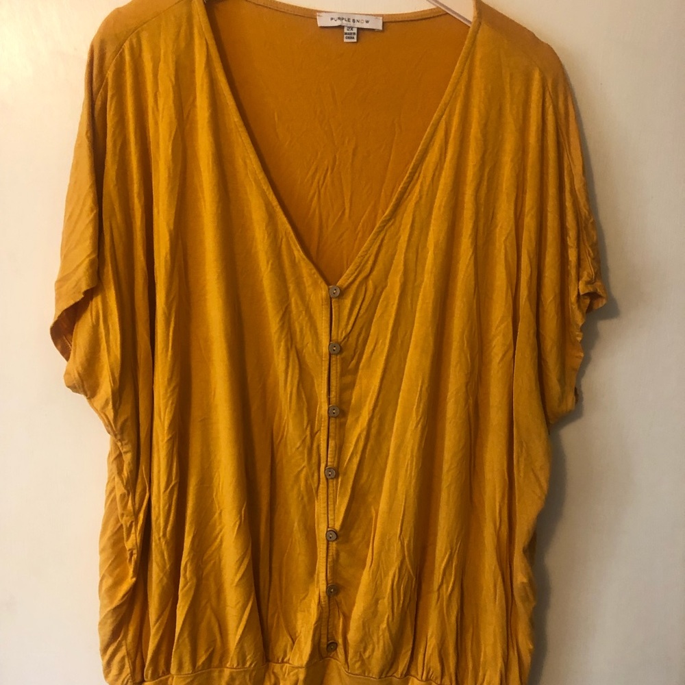 Women’s Purple Snow yellow shirt. Size 2X. Used in good condition.